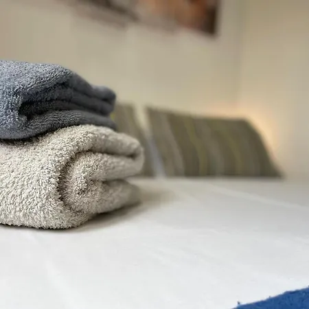 Felicidad Apartment *