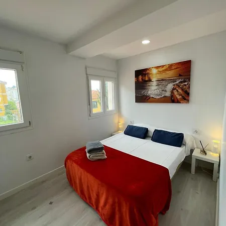 Felicidad Apartment *